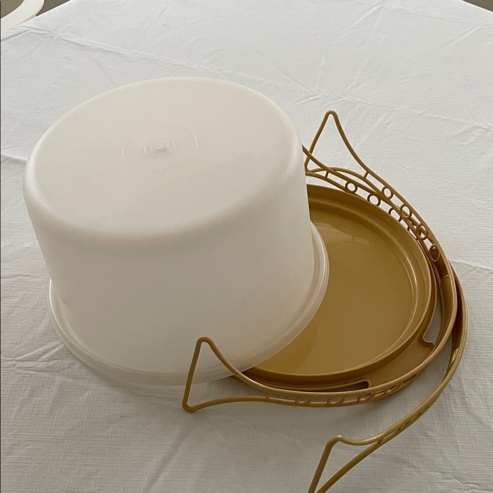 Vintage Tupperware White and Gold Carrier
